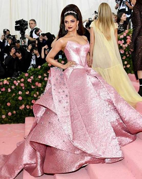 क्या प्रेग्नेंट हैं दीपिका पादुकोण? सोशल मीडिया पर वायरल है ये तस्वीर