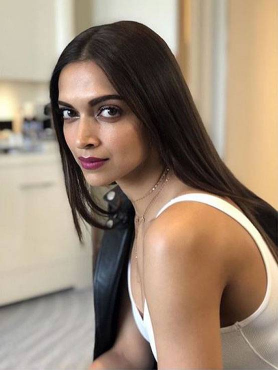 जिम में दीपिका पादुकोण की पुशअप्स प्रैक्टिस, वायरल हुई तस्वीरें