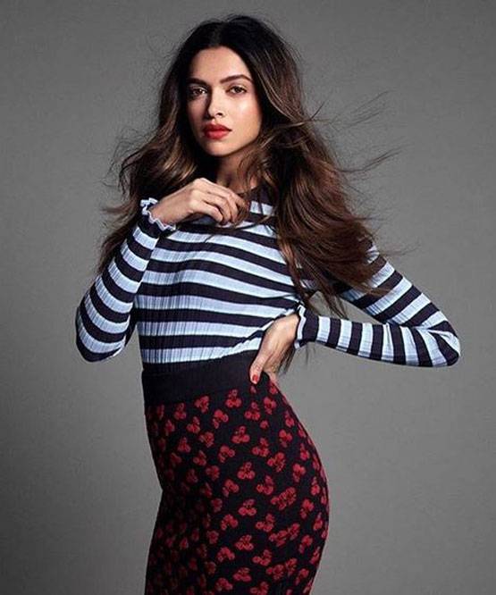 जिम में दीपिका पादुकोण की पुशअप्स प्रैक्टिस, वायरल हुई तस्वीरें