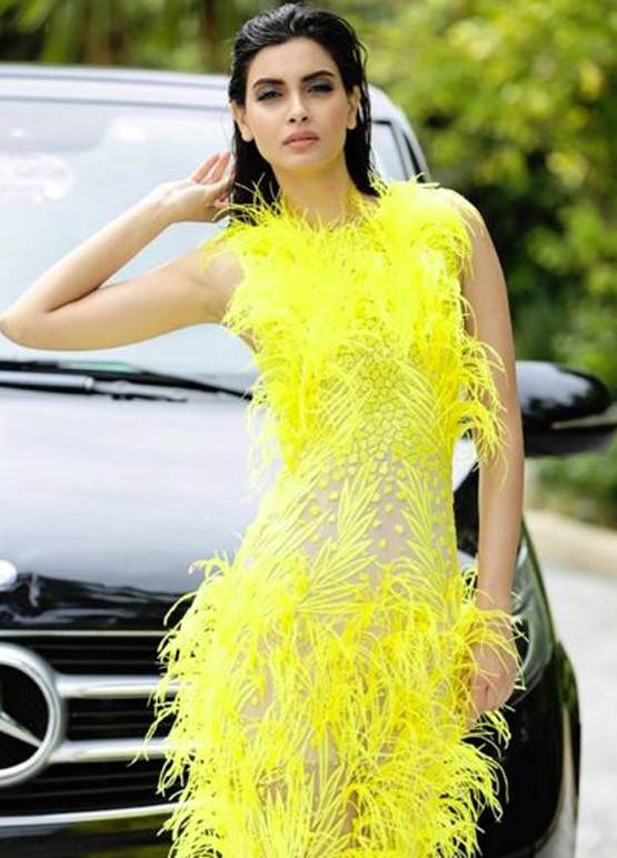 कान्स में डायना पेंटी का रॉयल गाउन, सोशल मीडिया पर बटोरी तारीफें