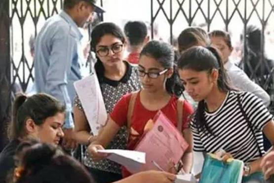 DU Admission: एडमिशन चाहिए? तो पास रखें ये 6 जरूरी डॉक्यूमेंट्स