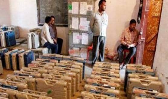 बिना EVM के इन देशों में होती है वोटिंग, ऐसे होते हैं चुनाव