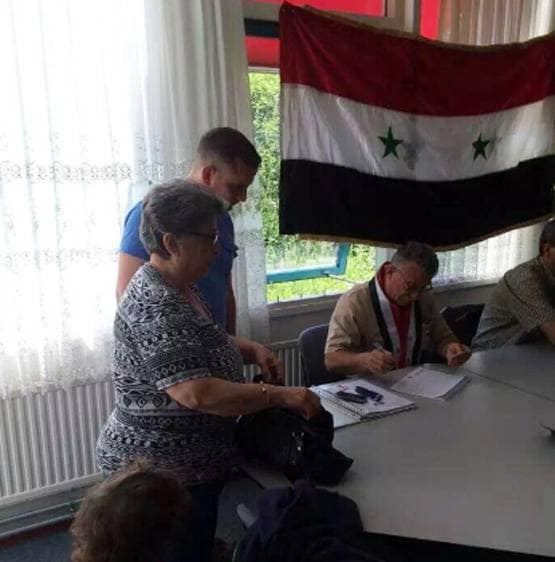 बिना EVM के इन देशों में होती है वोटिंग, ऐसे होते हैं चुनाव