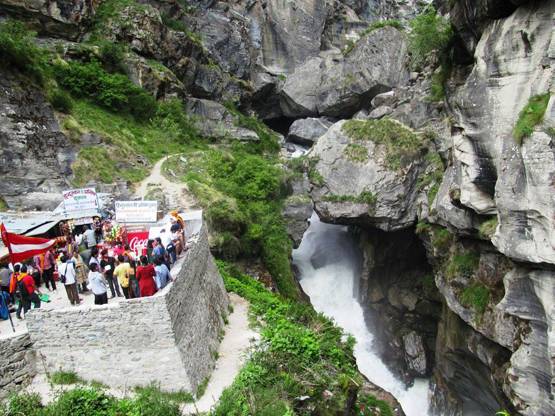 तप्त कुंड से लेकर व्यास गुफा तक, ये हैं बदरीनाथ के 5 पवित्र धाम