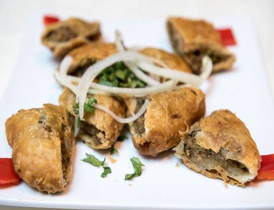 यहां मिलती है दुनिया की सबसे स्वादिष्ट और सस्ती कचौड़ी, दाम सिर्फ 25 पैसे