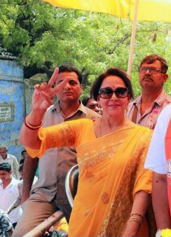 निरहुआ से हेमा मालिनी तक, जानें 21 सितारों में कौन जीता-कौन हारा