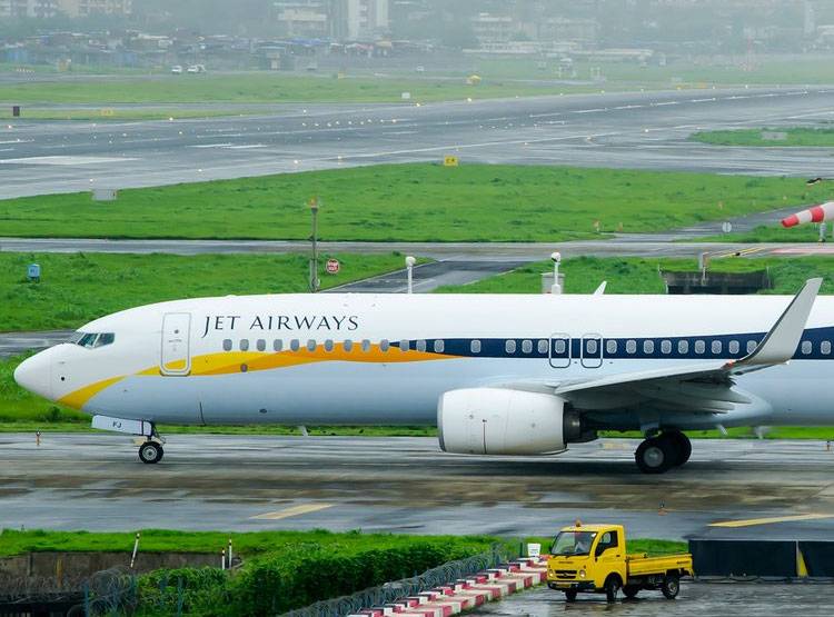 जेट एयरवेज के कर्मचारियों का एक और प्रदर्शन, ऐसे बयां किया दर्द