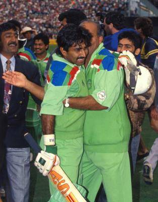 जब किरण मोरे को चिढ़ाने के लिए मेढक की तरह कूदे थे जावेद मियांदाद