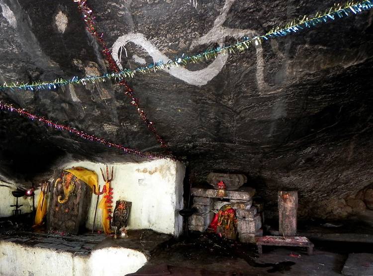 केदारनाथ का कल्पेश्वर मंदिर, दुर्वाषा की तपोभूमि, दिखती है श‍िव की जटा