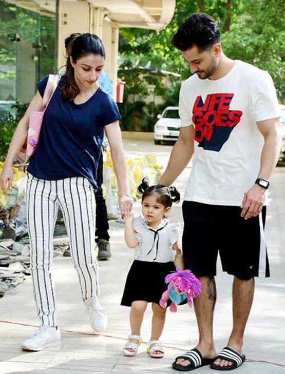 कुणाल संग हैलमेट लगाए बाइक पर बैठी दिखीं इनाया, फोटो वायरल