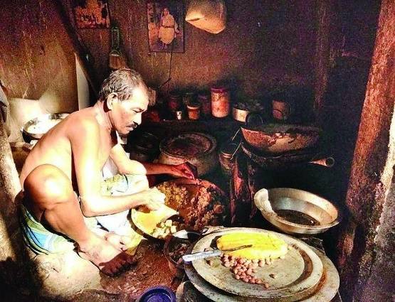 यहां मिलती है दुनिया की सबसे स्वादिष्ट और सस्ती कचौड़ी, दाम सिर्फ 25 पैसे