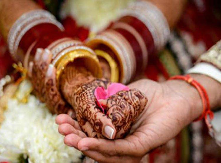 यहां अपनी ही शादी में नहीं जाता दूल्हा, बहन लेती है दुल्हन संग फेरे