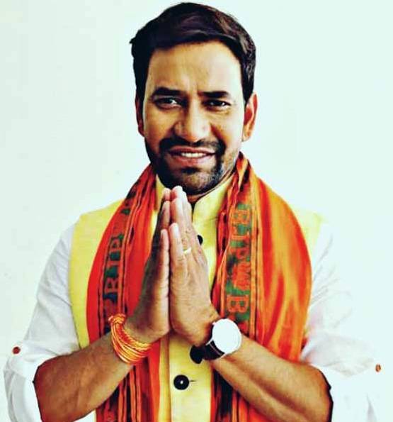 चुनाव में हारने वाले निरहुआ ने कहा था, 'मुझे हराने वाला पैदा नहीं हुआ'