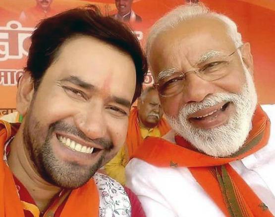 चुनाव में हारने वाले निरहुआ ने कहा था, 'मुझे हराने वाला पैदा नहीं हुआ'