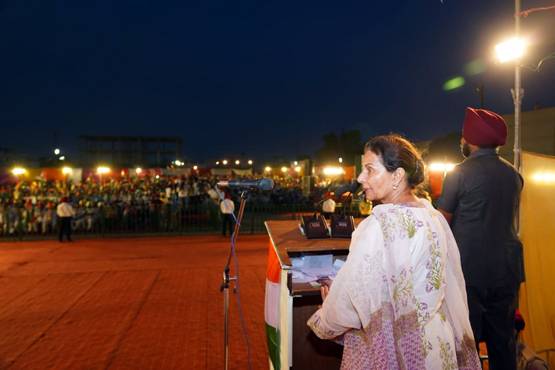 25 साल की उम्र में सांसद बनी ये आदिवासी महिला इंजीनियर