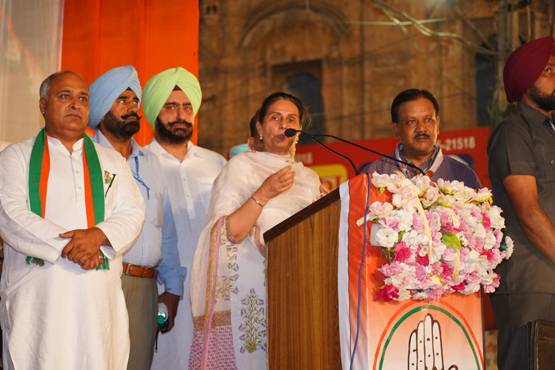 25 साल की उम्र में सांसद बनी ये आदिवासी महिला इंजीनियर