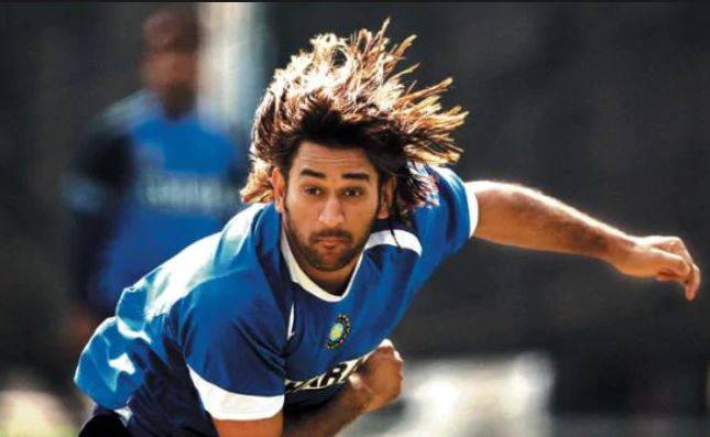 धोनी को 'आतंकी' कहकर बुलाते थे दोस्त, ये थी वजह