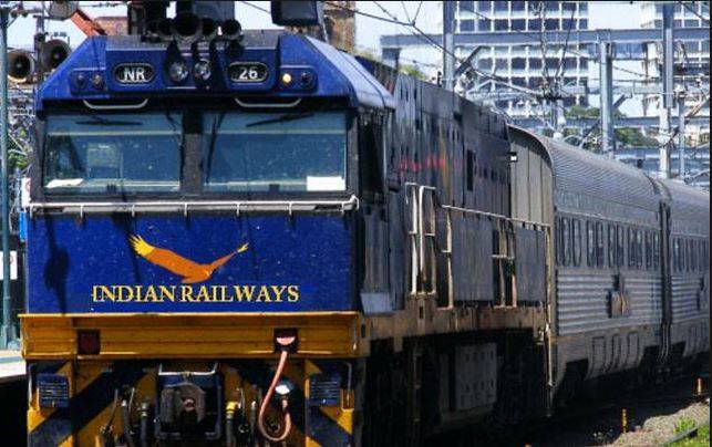 ट्रेन में खाना मंगवाते वक्‍त न करें ये गलती, IRCTC की सख्‍त हिदायत