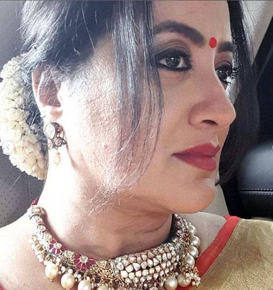 कौन है ये एक्ट्रेस जिन्होंने एक्स PM के नाती, CM के बेटे को चटाई धूल