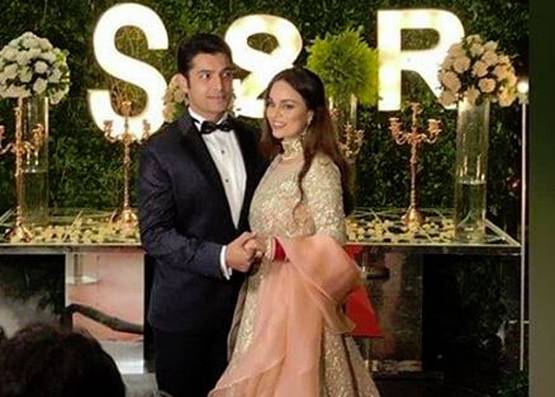 Photos:शादी के महीने बाद टीवी एक्टर शरद मल्होत्रा ने दी रिसेप्शन पार्टी