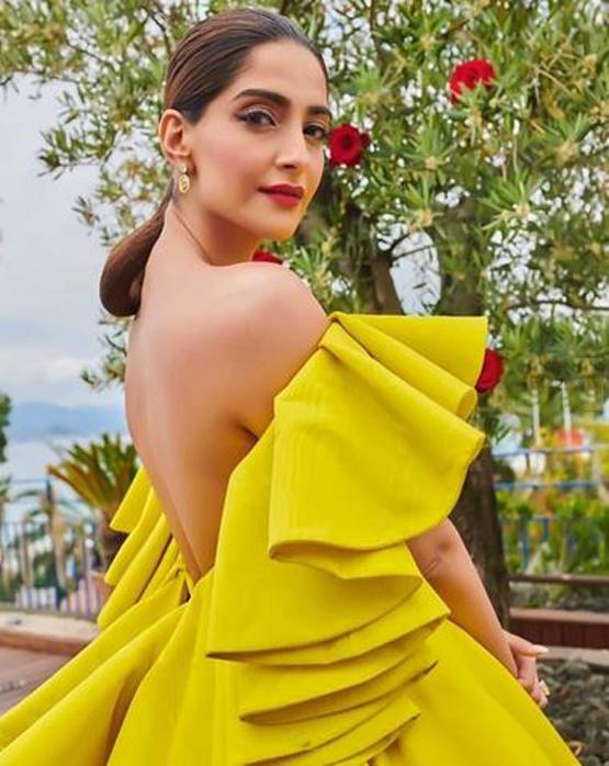 कान्स 2019: सोशल मीडिया पर छाया सोनम कपूर का ये नया लुक