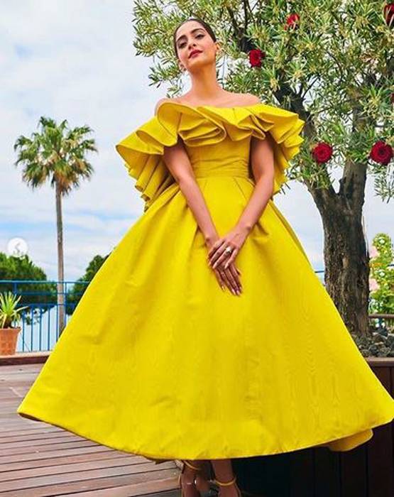 कान्स 2019: सोशल मीडिया पर छाया सोनम कपूर का ये नया लुक