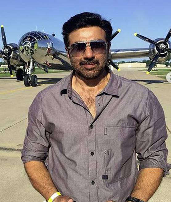 मोदी कैबिनेट में हेमा-सनी-रवि किशन नहीं, इन सितारों को मिली जगह