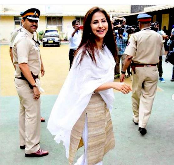 निरहुआ से हेमा मालिनी तक, जानें 21 सितारों में कौन जीता-कौन हारा