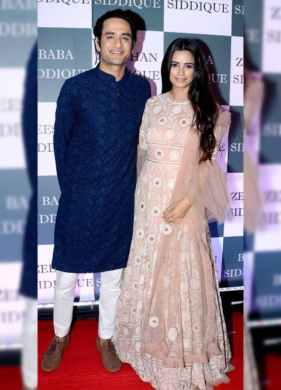 दिव्यांका से मौनी तक, बाबा सिद्दीकी की इफ्तार पार्टी में दिखे ये TV सेलेब्स