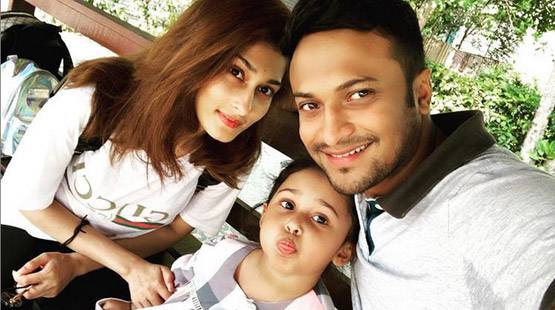 नंबर 1 ऑलराउंडर की लव स्टोरी, पत्नी के लिए मैदान में बिजनेसमैन को धुना