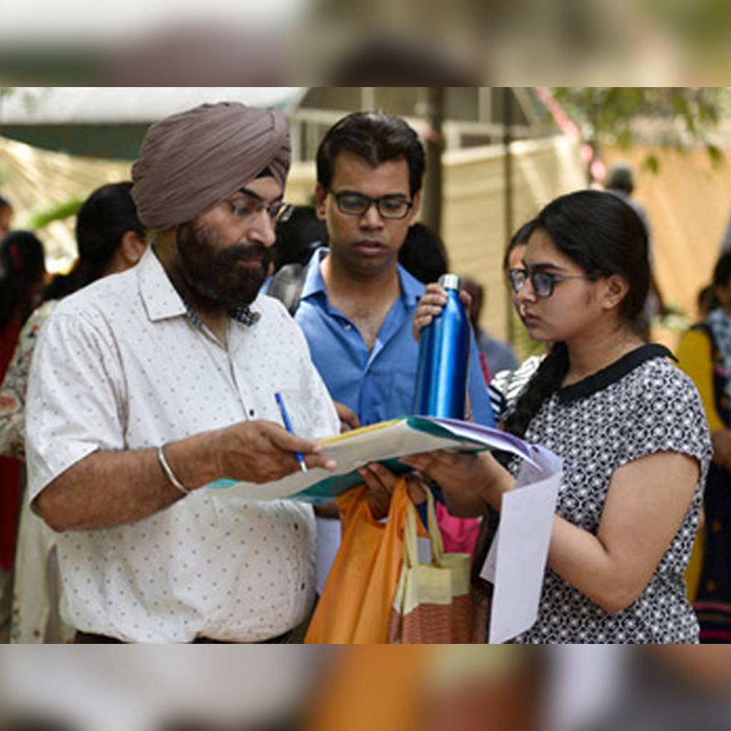 मनरेगा मजदूर का बेटा JEE main में सेलेक्ट, गांव का पहला इंजीनियर