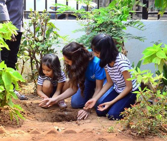 विश्व पर्यावरण दिवस पर टाइगर श्रॉफ-दिया मिर्जा ने लगाए पेड़, PHOTOS