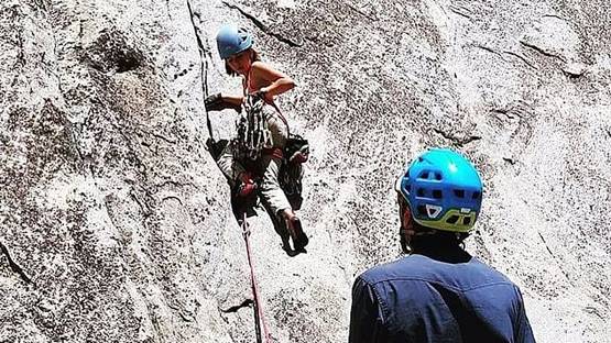 जिस पहाड़ को चढ़ने में 31 लोग मरे, 10 साल की बच्ची ने कर लिया फतह