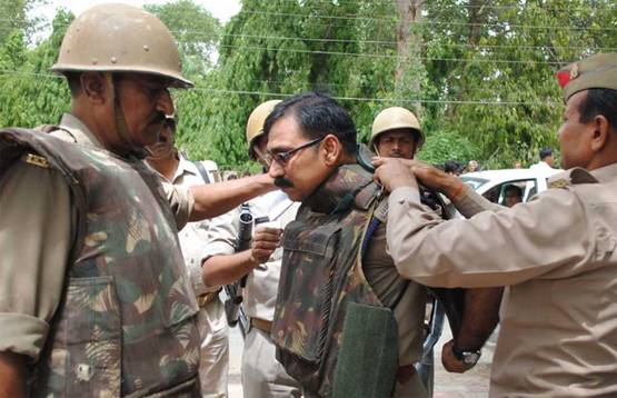 कैसे तैयार होती है बुलेटप्रूफ जैकेट, सेना को ऐसे मिलती है मदद