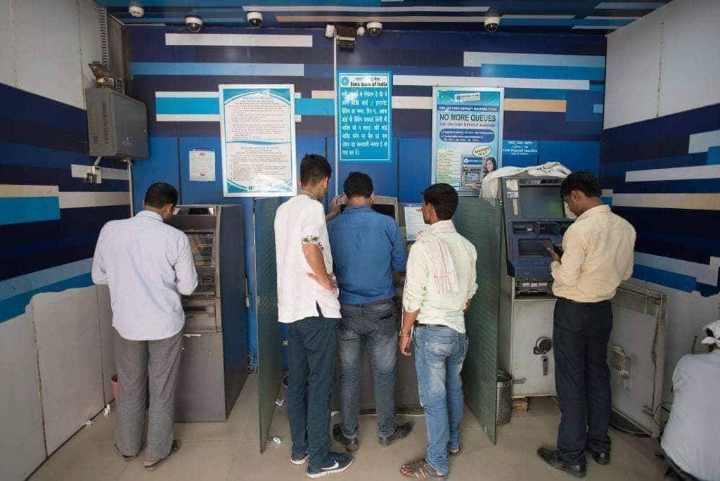 क्‍या अब ATM से पैसे निकालना भी होगा फ्री? RBI ने लिया ये फैसला