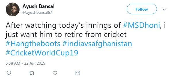 धोनी की बैटिंग देख भड़के फैंस, बोले- वनडे खेल रहे हो या टेस्ट मैच