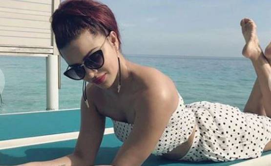 बिकिनी में बिग बॉस फेम एक्ट्रेस का बोल्ड अंदाज, मालदीव में यूं कर रहीं एन्जॉय