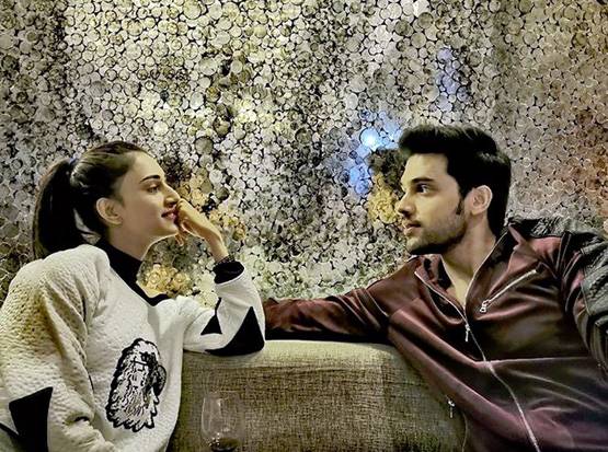 स्विटजरलैंड में कसौटी के स्टार्स, एक फ्रेम में दिखे मिस्टर बजाज-प्रेरणा