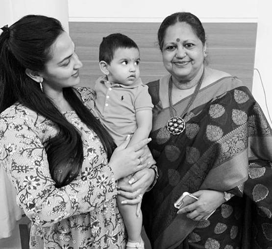 ड‍िलीवरी के बाद ईशा ने कराया हेयर कलर, नाराज फैंस दे रहे सलाह