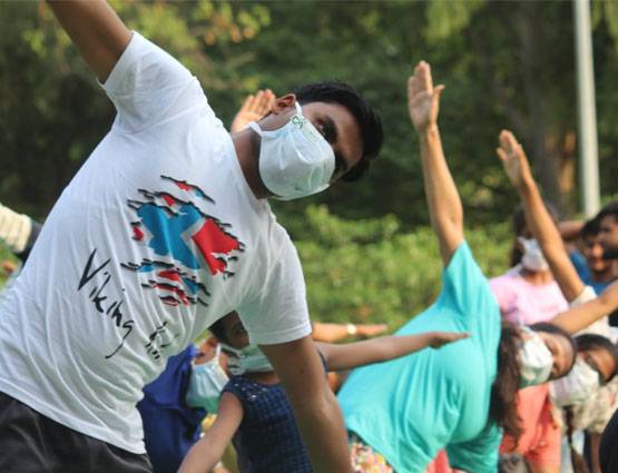 बनारस से योग के साथ लोगों ने दिया सरकार को अहम संदेश