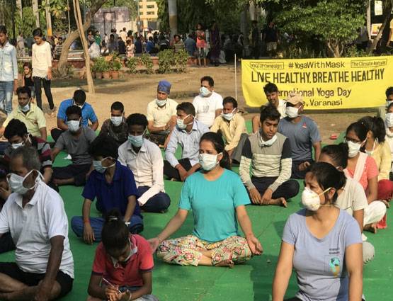 बनारस से योग के साथ लोगों ने दिया सरकार को अहम संदेश