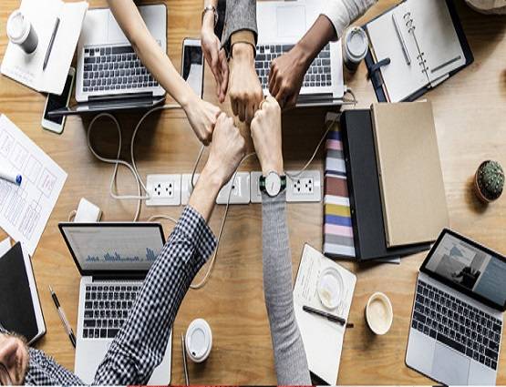 ऑफिस के काम में नहीं लगता मन, तो जरूर करें ये 4 उपाय