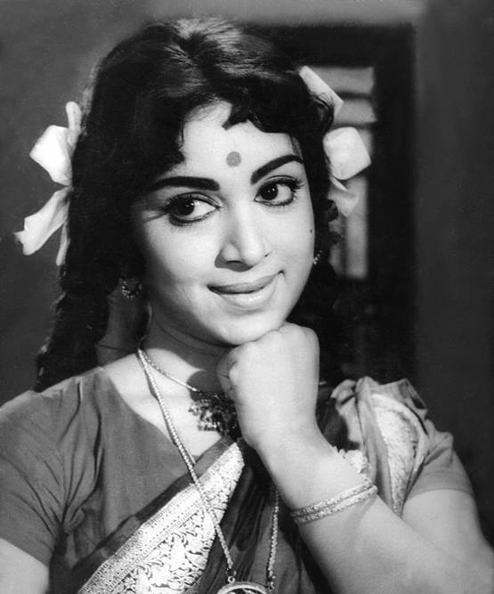 एक्टर महेश बाबू ने मां विजया निर्मला को दी अंत‍िम व‍िदाई, भावुक द‍िखा पर‍िवार