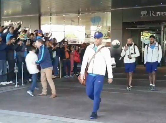 होटल में फैंस की हरकत से नाराज टीम इंडिया, मैनेजमेंट ने दी धमकी