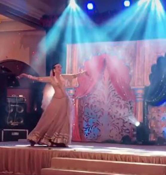 सुष्मिता की भाभी ने संगीत में किया जमकर डांस, फोटो में दिखी केमिस्ट्री