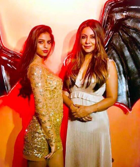 दोस्तों संग शाहरुख खान की बेटी सुहाना की पार्टी, फोटो वायरल