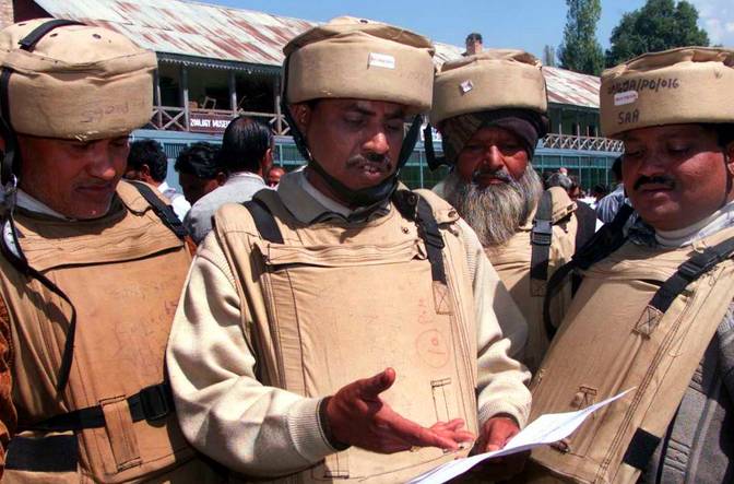 कैसे तैयार होती है बुलेटप्रूफ जैकेट, सेना को ऐसे मिलती है मदद