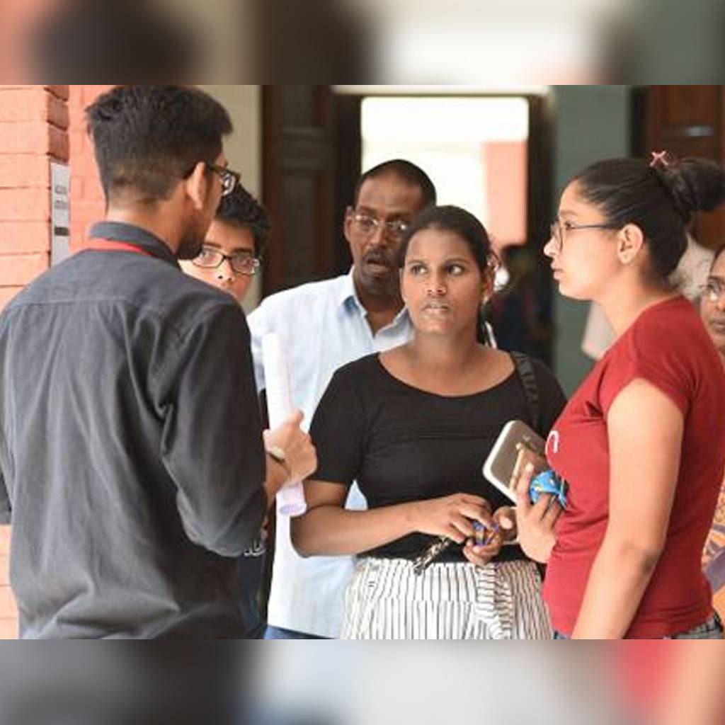 नीट में 2nd रैंक लाने वाले भाविक बने AIIMS MBBS के टॉपर