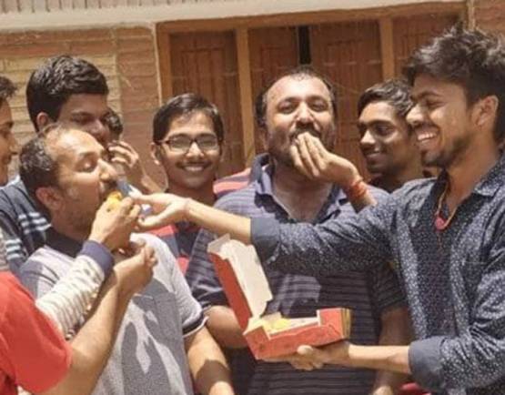 आनंद के 'सुपर 30' का कमाल, JEE Advanced में 18 स्टूडेंट हुए पास