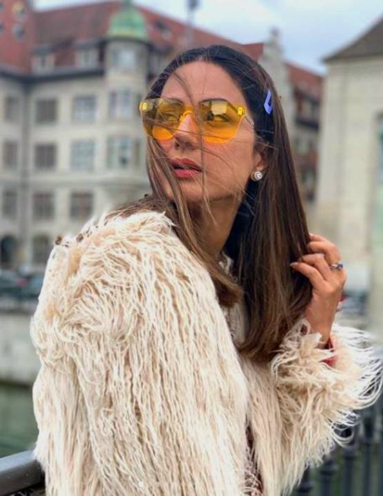 पेरिस में हिना खान ने रखा रोजा, गिफ्ट में मिली ये खास चीज